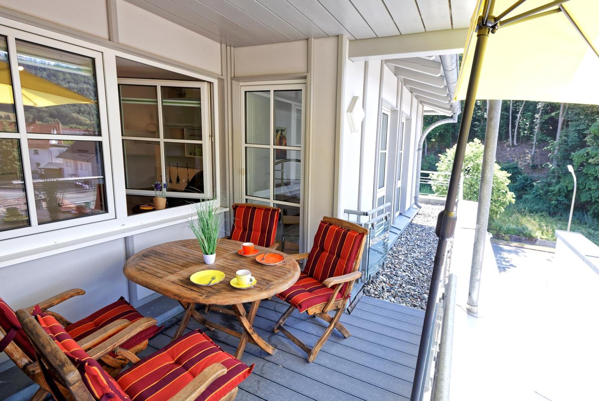 Grosszuegiges Helles Penthouse -Komplette Etage- Mit Balkon Und Stellplatz In Ruhiger Lage Kulmbach Exterior photo